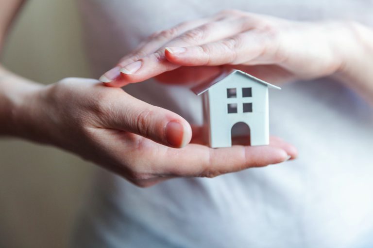 découvrez les avantages des assurances multirisques habitation, offrant une couverture souvent plus large pour protéger votre logement et vos biens contre divers risques.